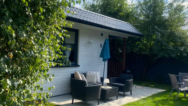 HOUSES AND ROOMS JAREK ROWY