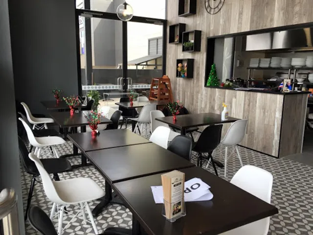 Silver Spoon Vincentia (Authentic Thai Food)