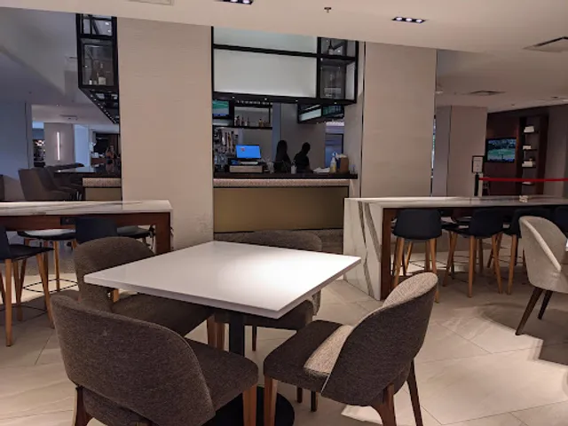 McArthur's Restaurant at Marriott