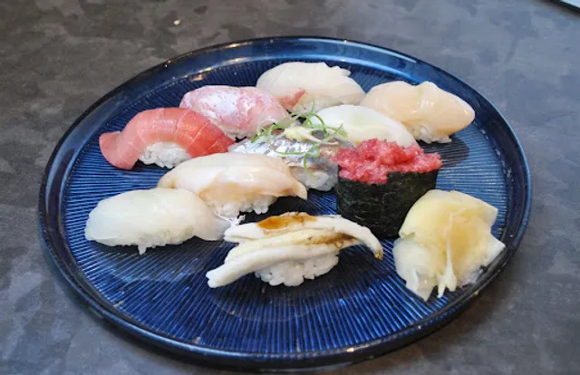 Sushi Dining & Bar Kadohachi Ginza (寿司ダイニング かどはち 銀座店)