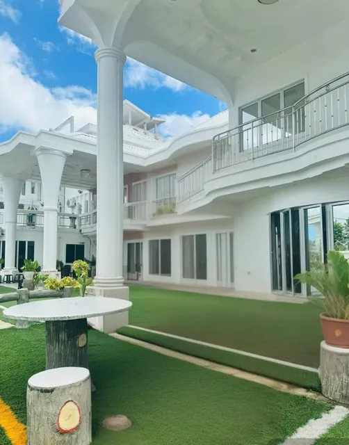 The Magnificent White House Semporna