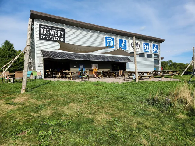 Howl Adventure Center