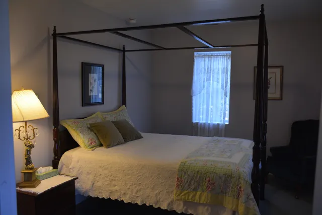 Lucindas on the Hill Bed and BreakFast LLC