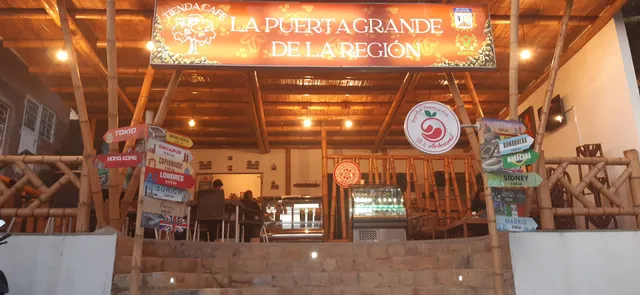 La Puerta Grande de la Region (Tienda Cafe)