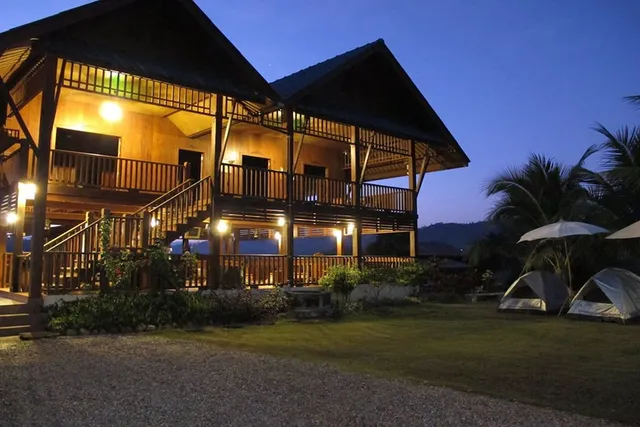 เฮินไต รีสอร์ท แม่ลาน้อย (Herntai Resort)