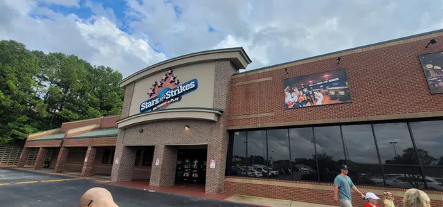 Woodstock Square Shopping Center