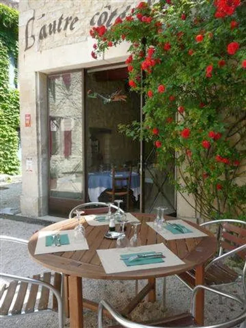 L'autre côté du lavoir