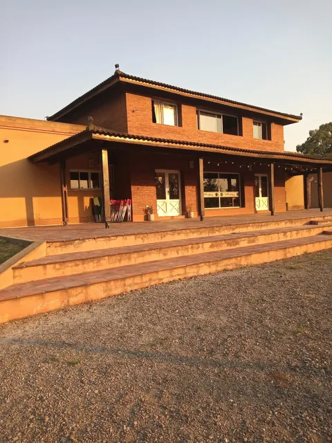 Veronica Lawn Tennis Hotel & Restó