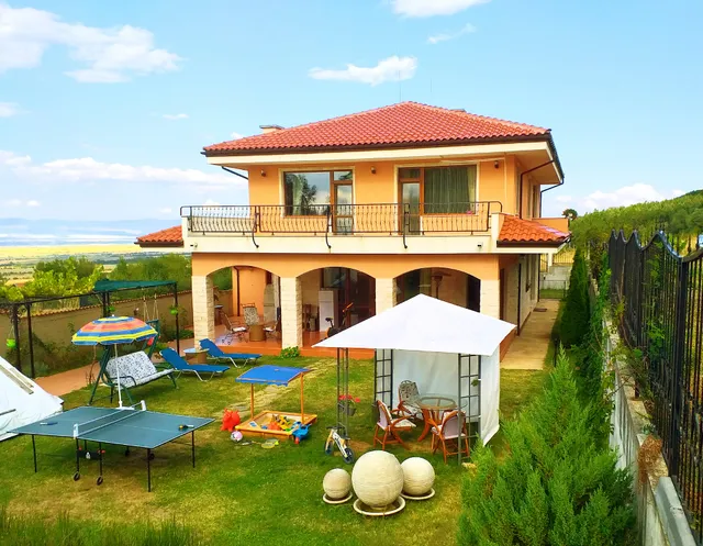 Стаи за гости "Lavender Lozen"