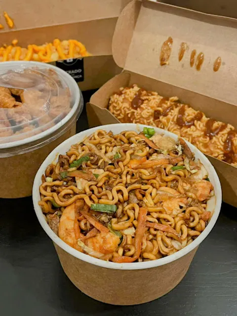 Binbae - Hot Dog coreano, Yakissoba...