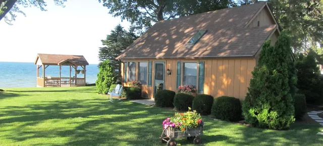 Cottages at the Water's Edge