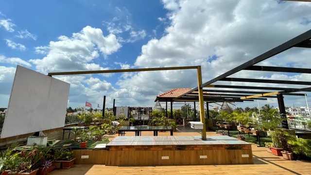 Hotel Silver Oak International