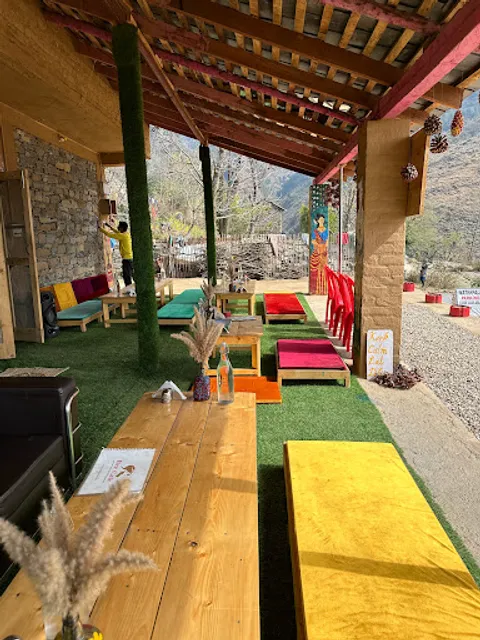 Her Cafe - Local Food by Local Women