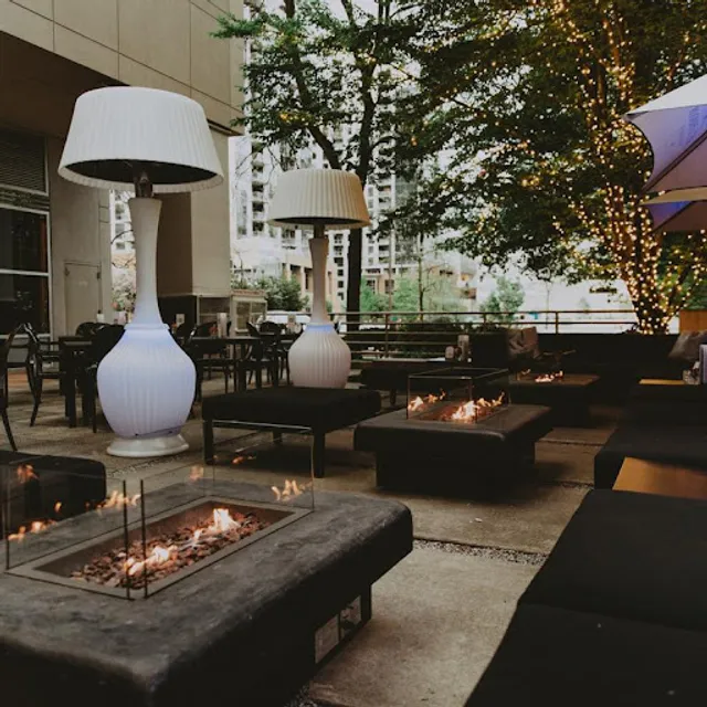 Suite Restaurant & Lounge