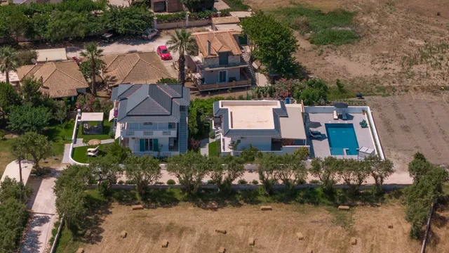 Tasos Villas, Kalamaki