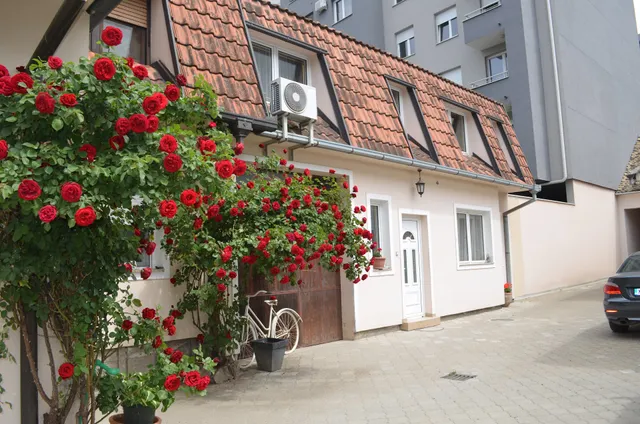 Dvorište prenoćište