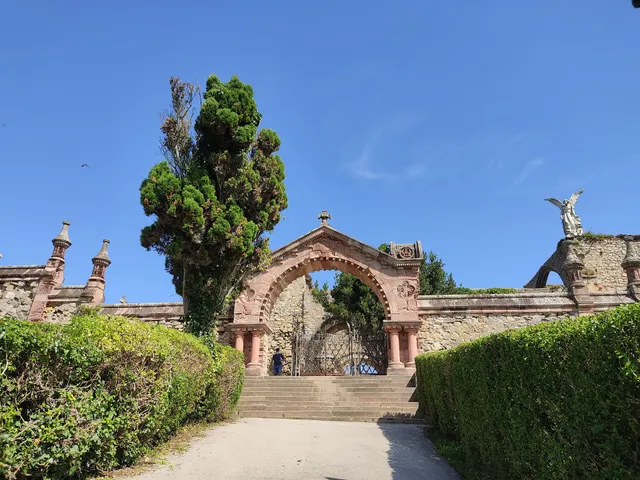 Güell y Martos Park