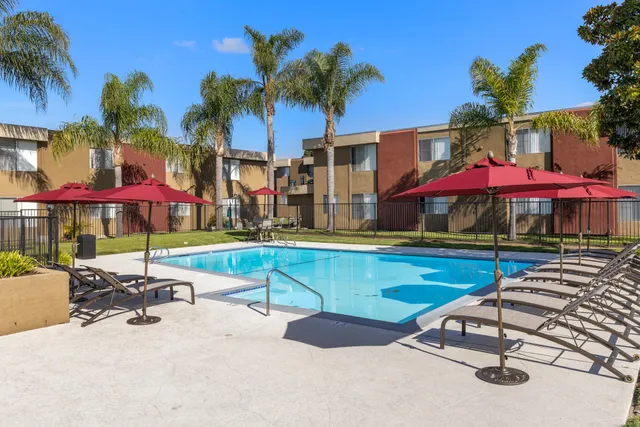 Naples Court Apartments