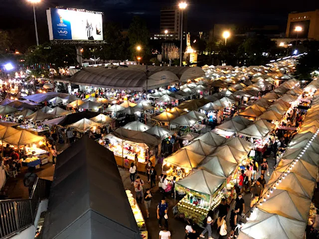 Ramkhamhaeng Night Market