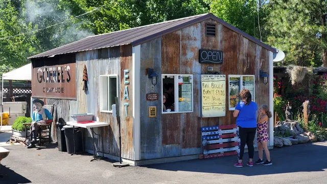 Goebel’s Country Store