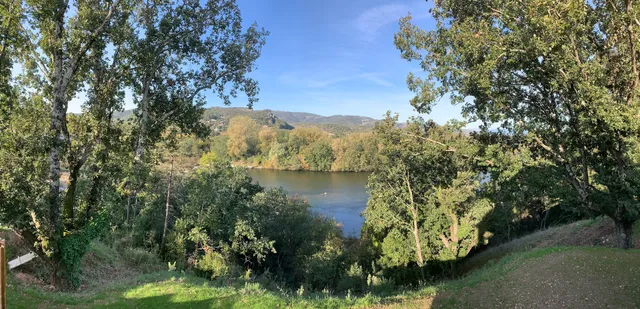 Entre rivière et forêt