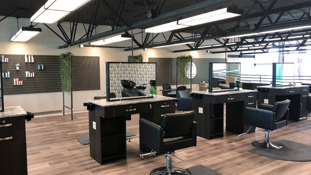 Mirror Salon by Lara