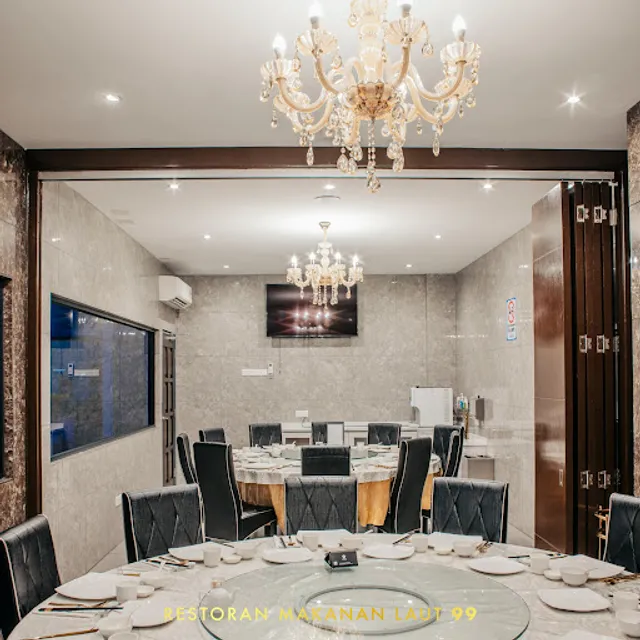 99 Seafood Restaurant • 99 海鲜餐厅 • Restoran Makanan Laut 99