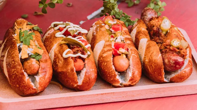 Der Wurst Hot Dogs