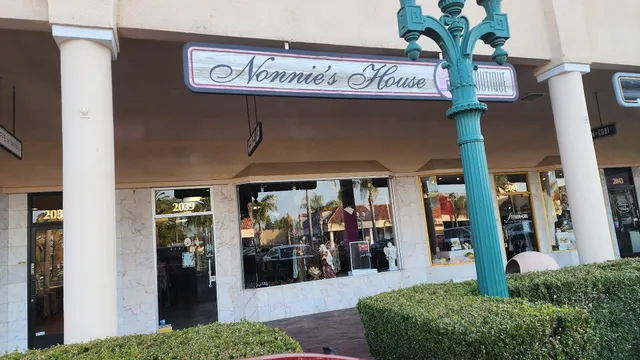 Nonnie's House Boutique