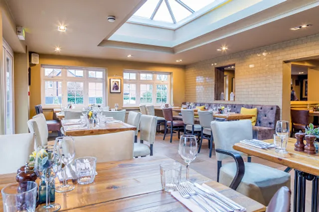 The Golden Ball Pub and Kitchen