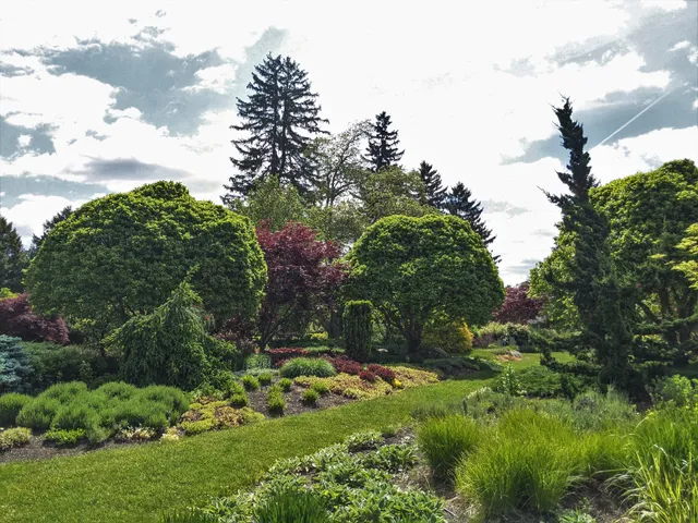 Massachusetts Horticultural Society - Garden at Elm Bank