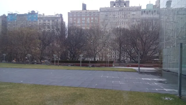 81 St - Museum of Natural History