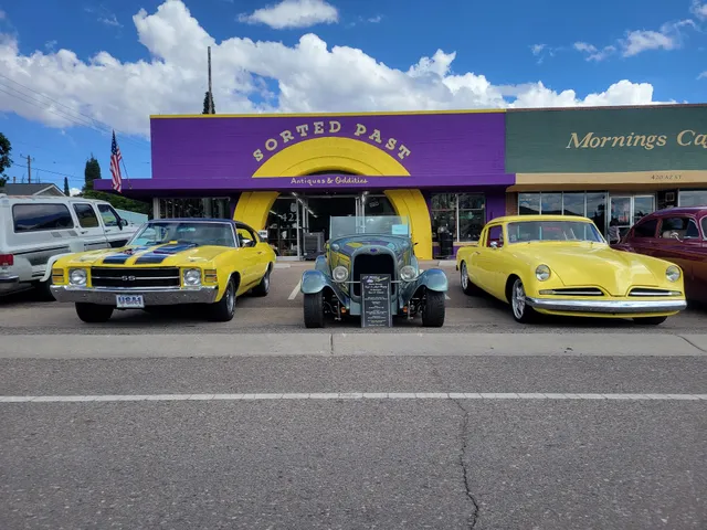 Sorted Past Antiques & Oddities