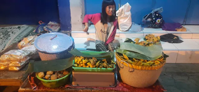 Nasi Liwet Bu Yun Dawung