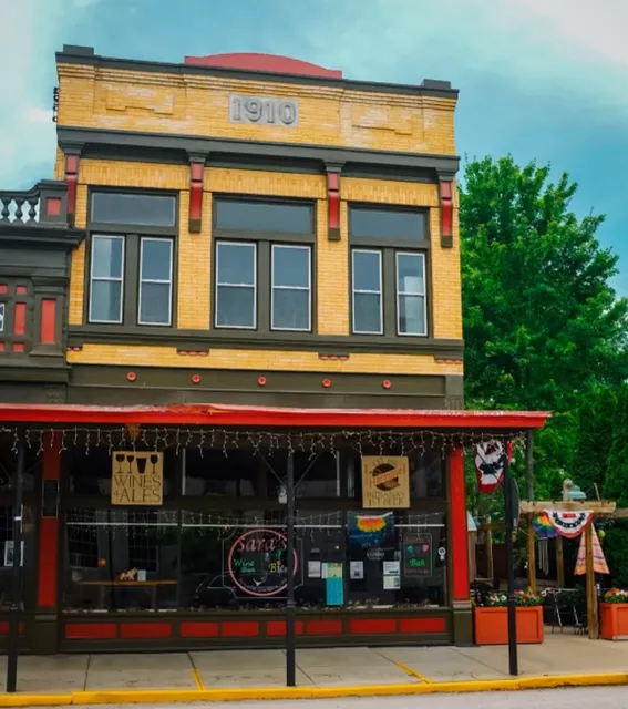 Sara's Wine & Bier Bar