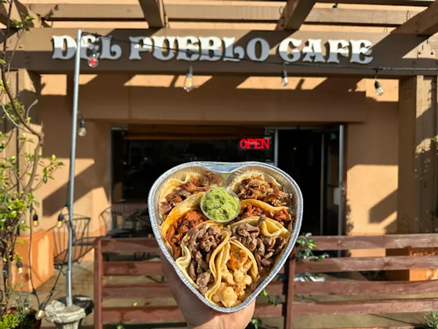 Del Pueblo Cafe