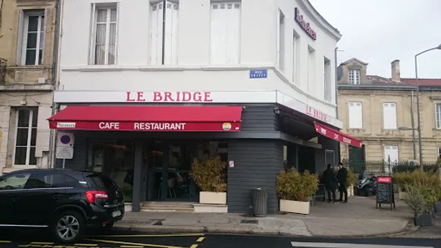 Le Bridge