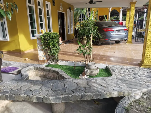 Kampung Padang Lunas