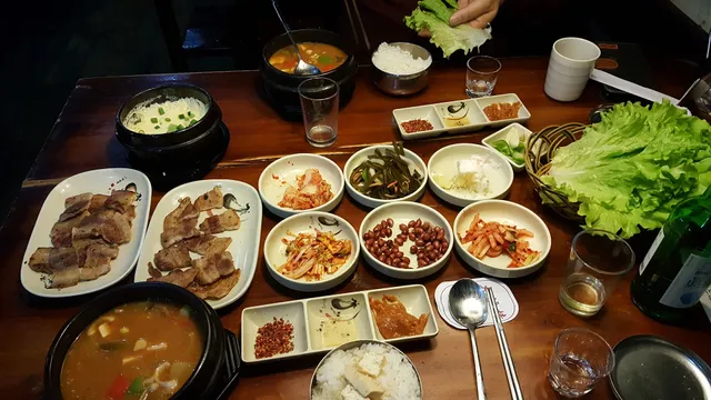 Huoluqing South Korean Cuisine