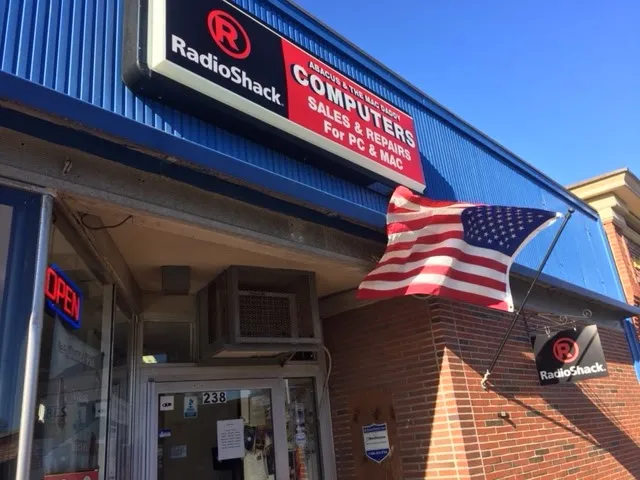 Macdaddy Computers - RadioShack