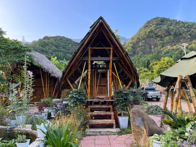 Bamboo homestay suối trắm
