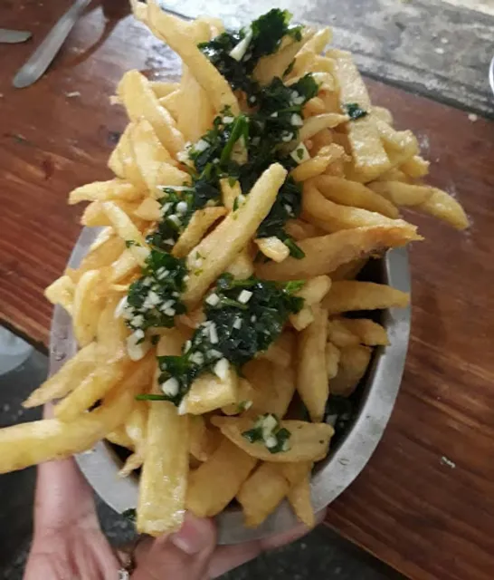 PARRILA - RESTAURANTE LOS TRES CHIFLADOS