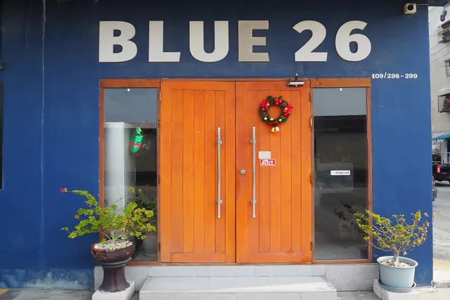 BLUE 26