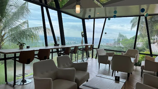 Skyhill bar restaurant and skykoff