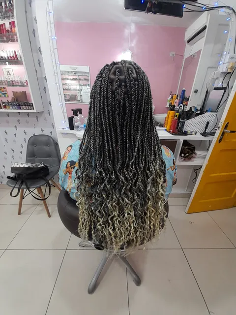 Cantinho das tranças 013