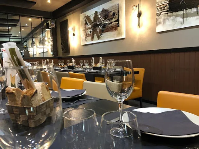 Restaurante Qarnal · Carnes · Paellas · Take away · En Villaviciosa de Odón