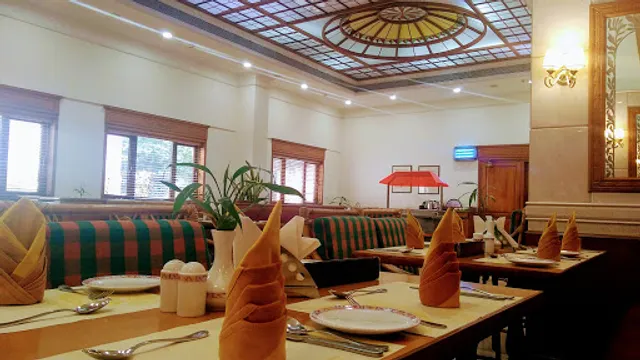 Cafe Royale | Abad Atrium