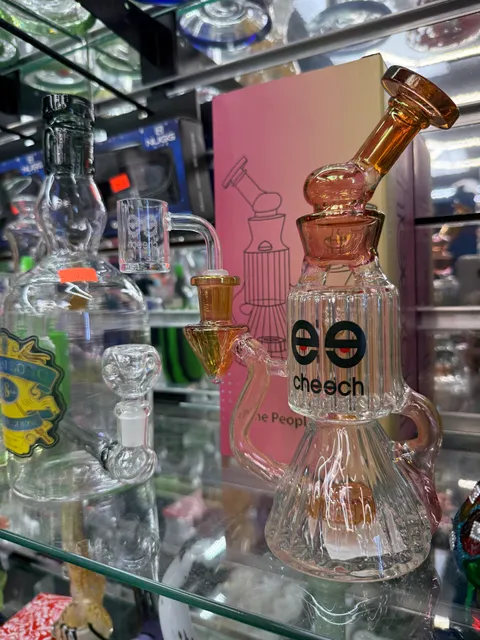 THE HUB SMOKE & VAPE (DRIVE-THRU) OPEN 24 HOURS.