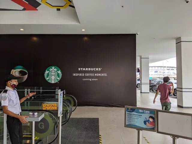 Starbucks (United Point Mall)