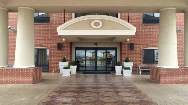 Holiday Inn Express & Suites Oklahoma City West-Yukon by IHG